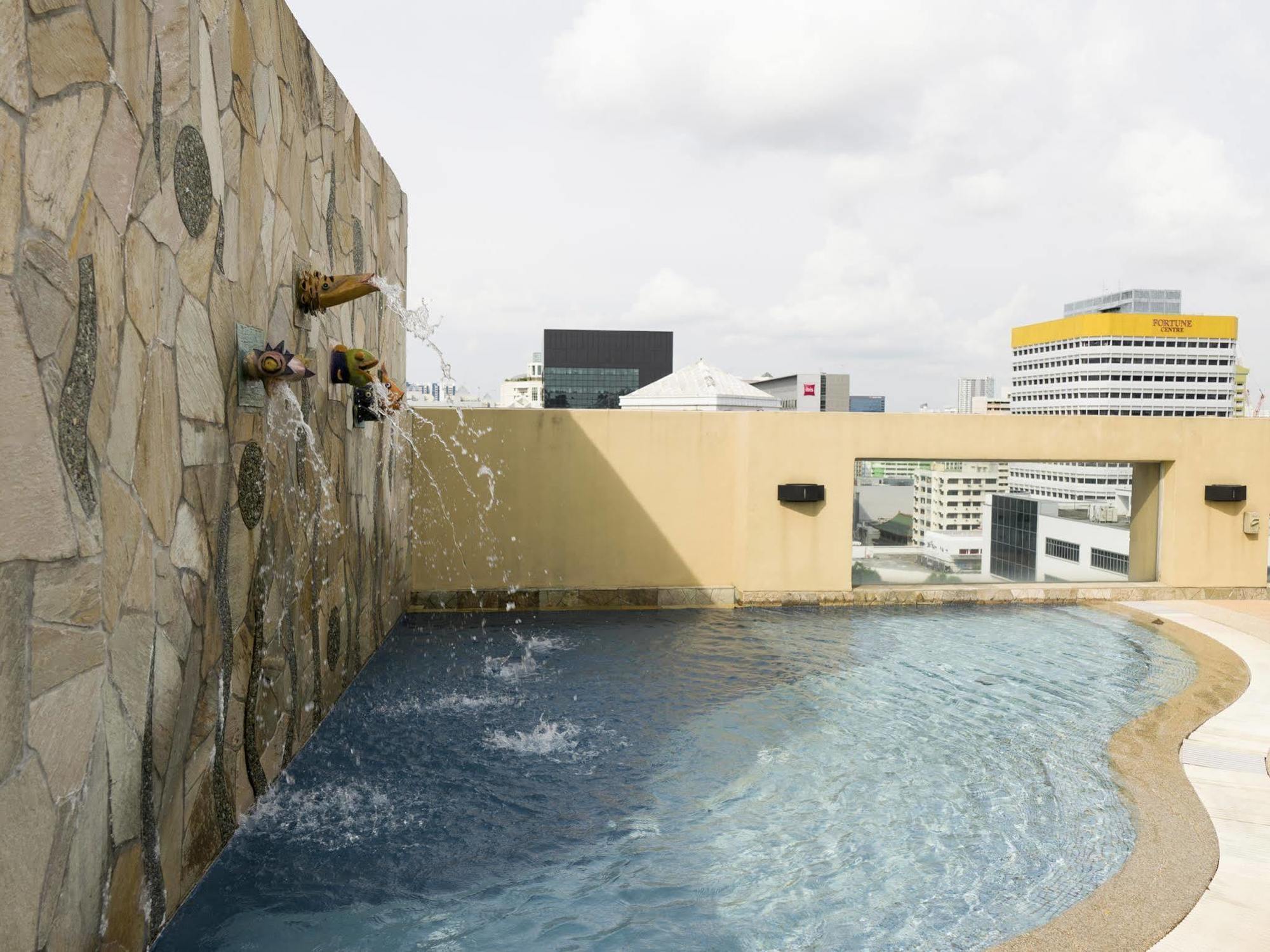 Khách sạn hẻo lánh Somerset Bencoolen 4*